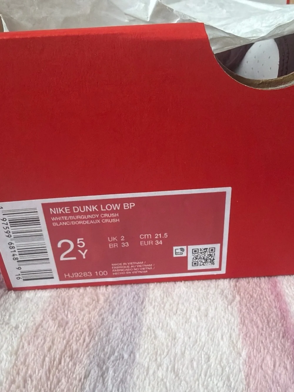 Brand new never worn nike dunks burgundy, and white